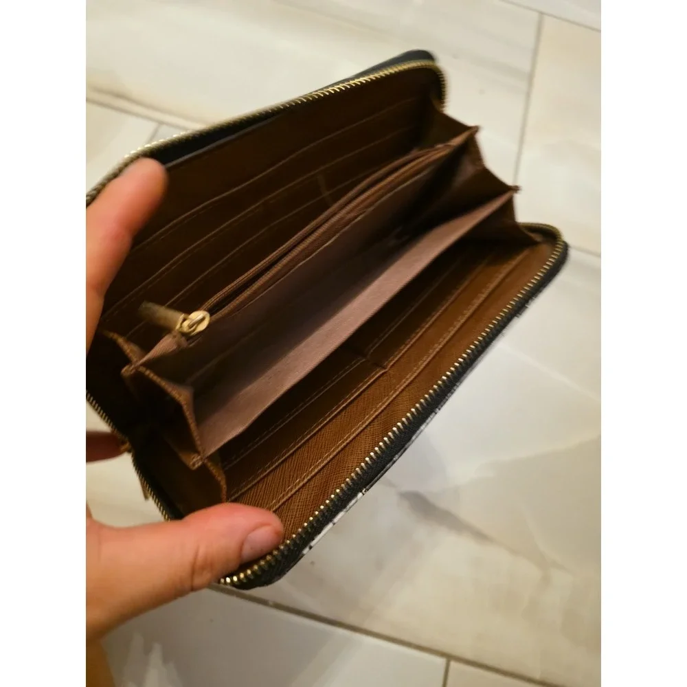 Michelle Obama Magazine Cover Collage Zip Accordion Wallet A4‎